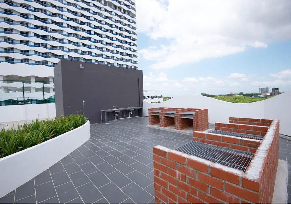 The Wave Melaka 4-6 Pax 5Mins To Jonker Apartment Екстериор снимка